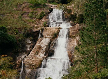 Diyaluma Falls